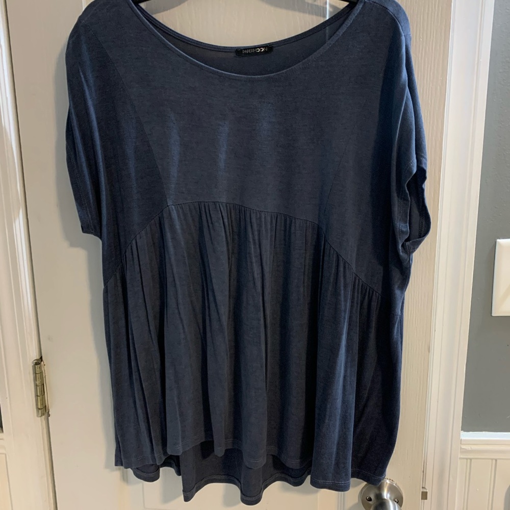 Size medium navy boutique top